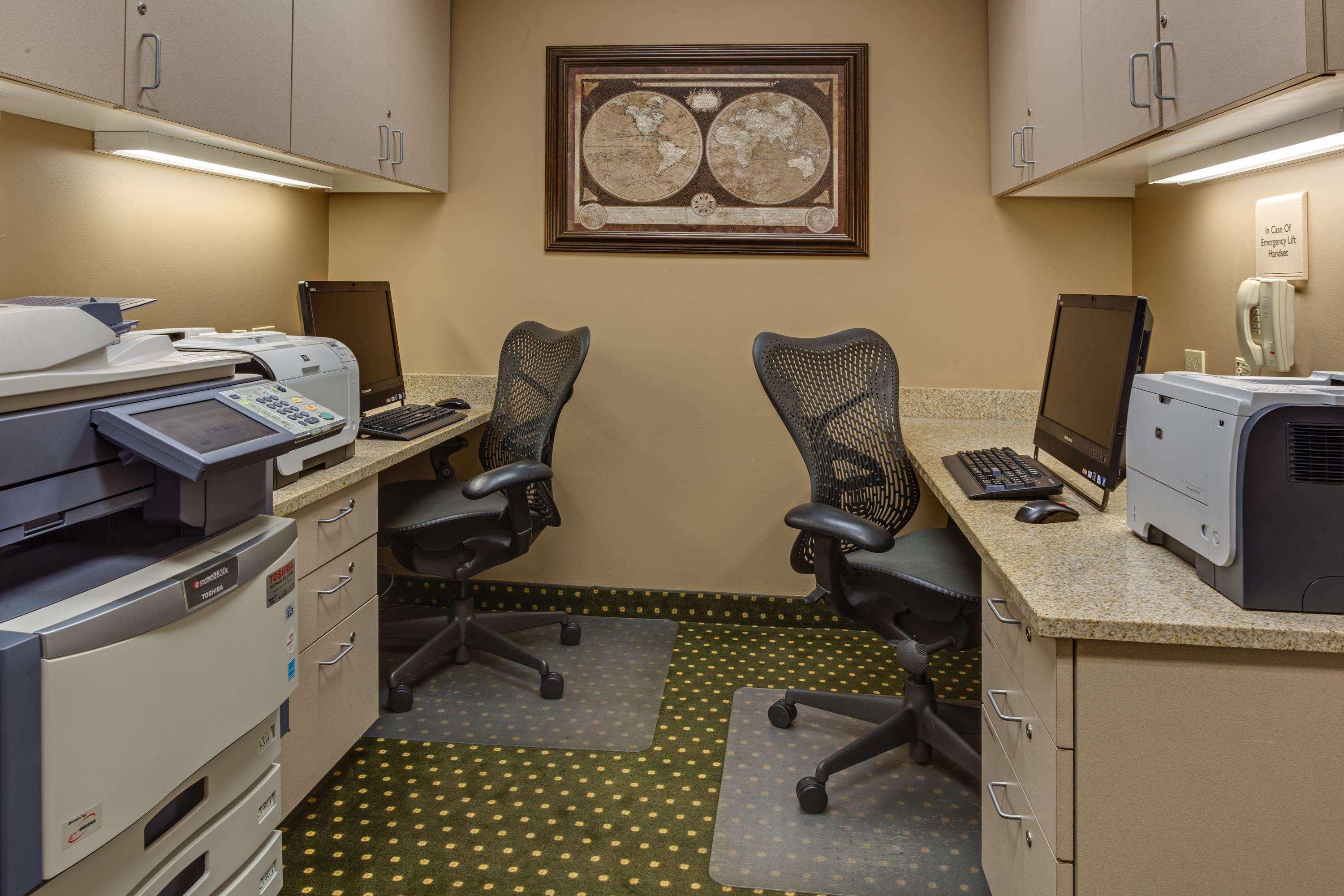 Hilton Garden Inn Cleveland Airport Fairview Park Bagian luar foto